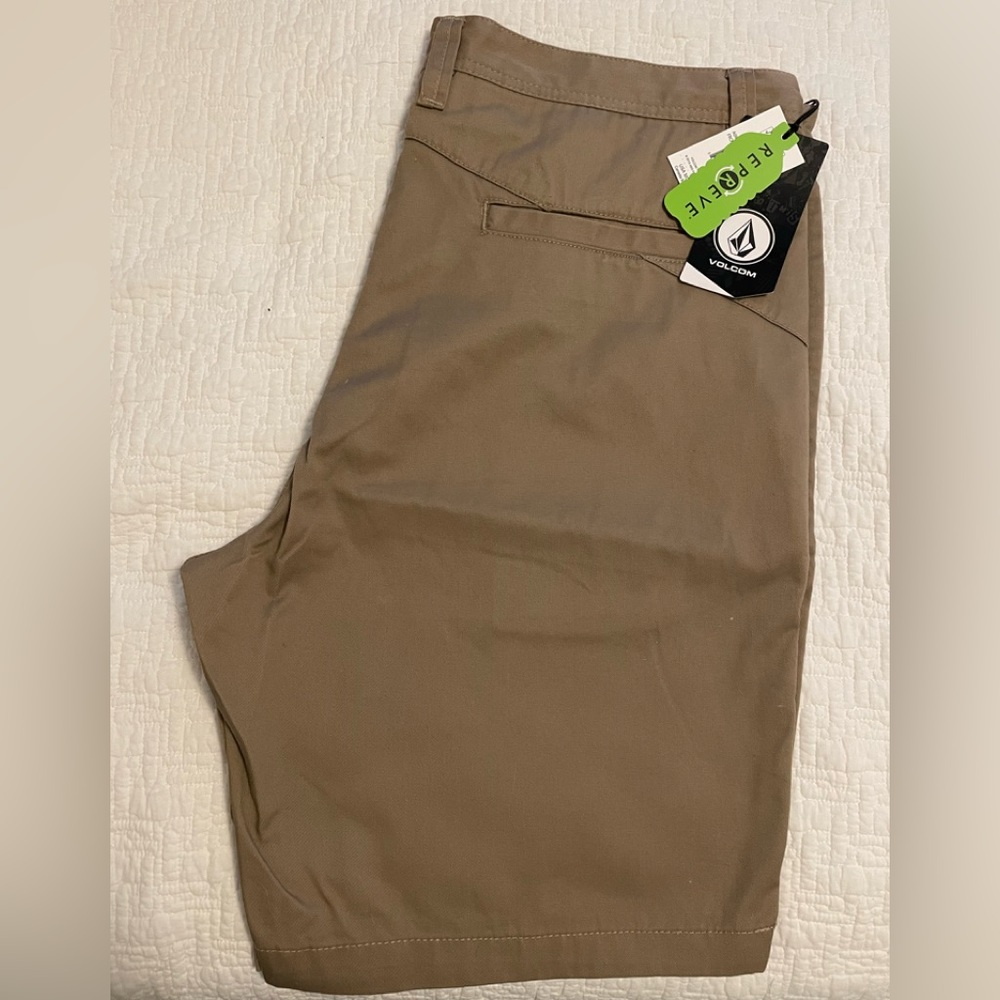 Volcom men’s shorts new